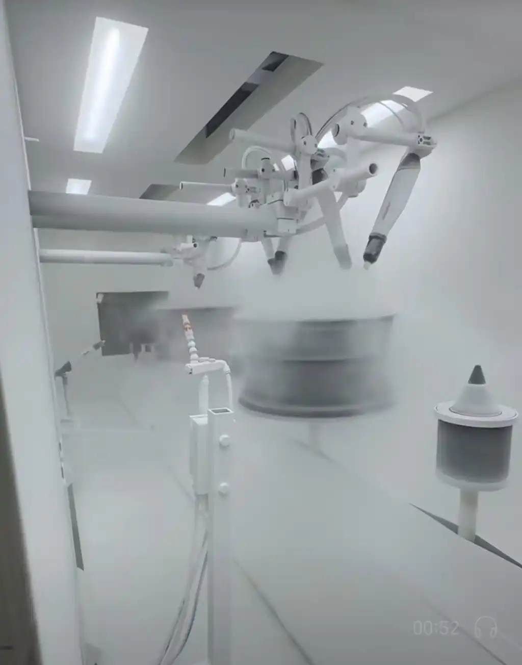 Automatic powder application for wheel spokes and recesses