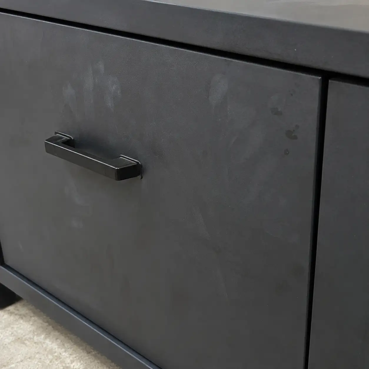 Insufficient Stain and Fingerprint Resistance: Fingerprints and oils remain visible; lower surface energy and better cleanability are required.