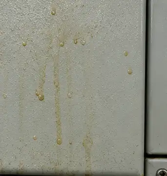 Resistance to Oils, Metalworking Fluids and Cleaners: Exposure to oils and cutting fluids causes softening, staining or gloss loss.